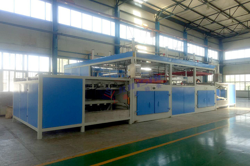 雙頭自動<a href=http://m.zhanhunol.cn/ target=_blank class=infotextkey>吸塑機</a>.jpg