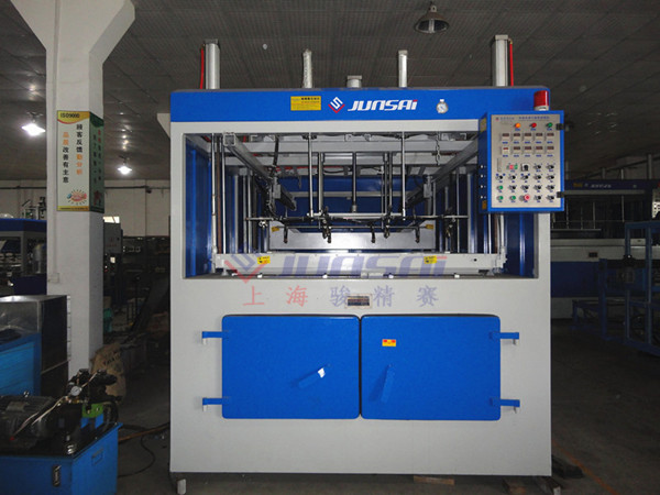 單頭厚片<a href=http://m.zhanhunol.cn/ target=_blank class=infotextkey>吸塑機</a>1.jpg