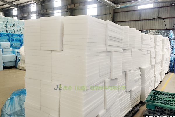 城區(qū)哪里定做珍珠棉-集合包裝專業(yè)生產(chǎn)IXPE復(fù)合珍珠棉內(nèi)襯、貼絨布珍珠棉板材、黑色EPE可靠品質(zhì)佳