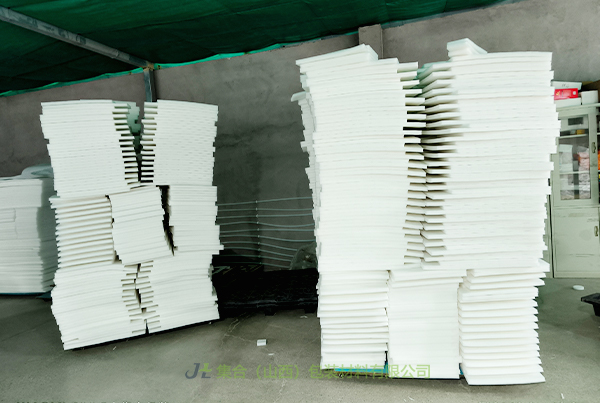 太原珍珠棉板材-太原珍珠棉廠家專業(yè)生產(chǎn)高密度珍珠棉板材、白色珍珠棉板材、復(fù)合珍珠棉板材直銷佳品選