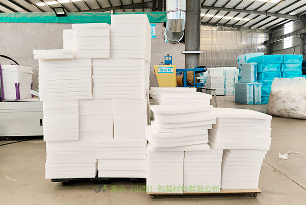 運(yùn)城珍珠棉板材定做廠-珍珠棉廠家專業(yè)生產(chǎn)珍珠棉板材、高密度珍珠棉板材、黑色珍珠棉板材工廠直出貨