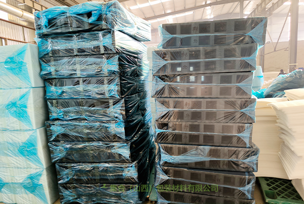 永濟(jì)珍珠棉盒-集合包裝專(zhuān)業(yè)生產(chǎn)珍珠棉禮盒內(nèi)襯、EPE禮盒內(nèi)襯、EPE珍珠棉盒品質(zhì)無(wú)憂(yōu)