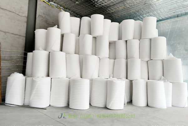 原平珍珠棉卷材-太原珍珠棉廠(chǎng)家專(zhuān)業(yè)生產(chǎn)EPE珍珠棉卷棉、珍珠棉保溫卷棉、珍珠棉大棚保溫卷棉工廠(chǎng)直出貨