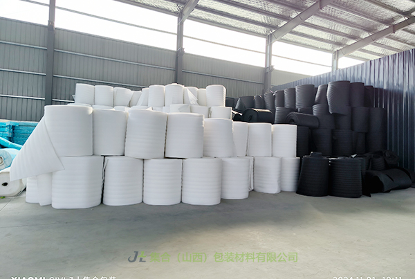 郊區(qū)珍珠棉卷材-山西珍珠棉廠專業(yè)生產(chǎn)EPE卷棉、珍珠棉保溫卷棉、珍珠棉大棚保溫卷棉品質(zhì)上乘