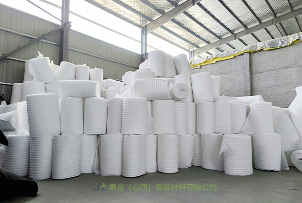 和順珍珠棉卷材-珍珠棉廠家專業(yè)生產珍珠棉卷棉、珍珠棉保溫卷棉、珍珠棉大棚保溫卷棉原廠直發(fā)貨