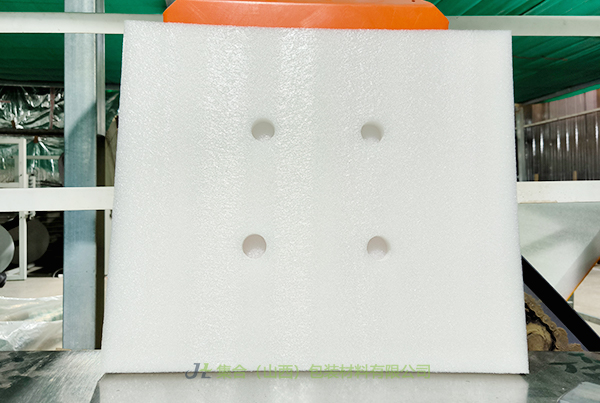 白色珍珠棉板材, IXPE復(fù)合珍珠棉板材, 珍珠棉支架, 白色EPE板材, 珍珠棉雞蛋托, 珍珠棉禮盒內(nèi)襯, 供應(yīng)沁縣珍珠棉EPE