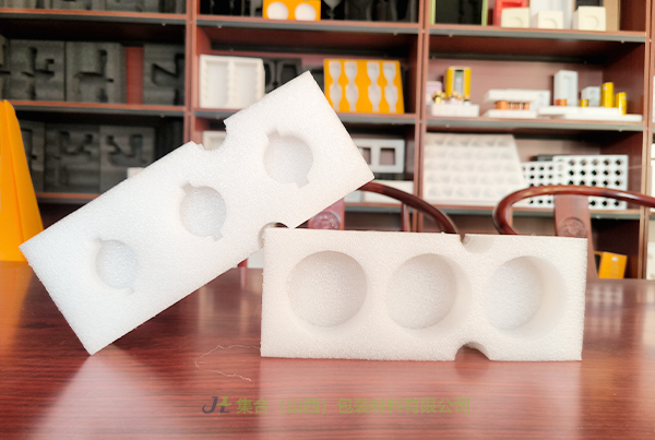 貼紙EPE板材, EPE卷棉, 珍珠棉酒水包裝, IXPE復(fù)合EPE內(nèi)襯, 珍珠棉托盤, EPE珍珠棉板, 臨汾珍珠棉定做廠家